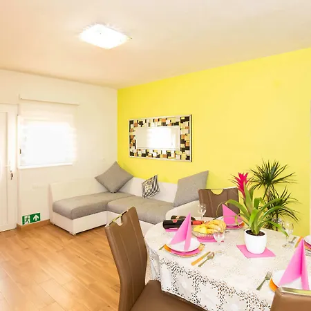 Simplistic In With Garden